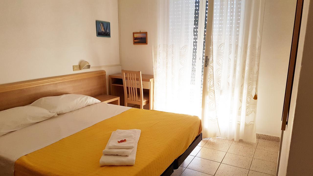 Hotel Le Pleiadi Беллария-Иджеа-Марина Экстерьер фото