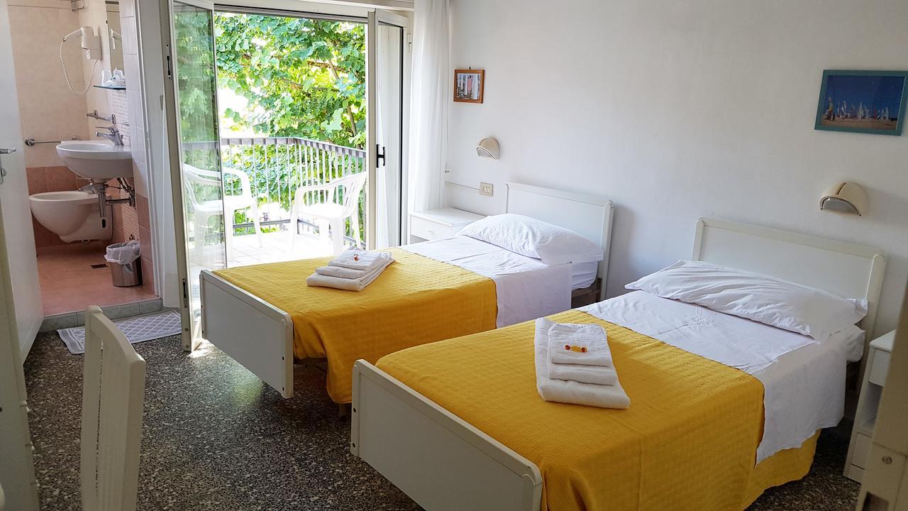 Hotel Le Pleiadi Беллария-Иджеа-Марина Экстерьер фото